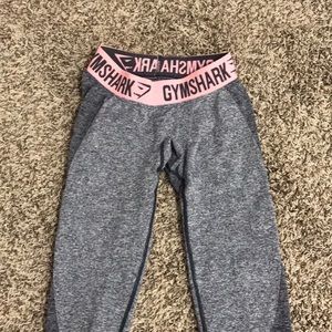 Gym shark capris